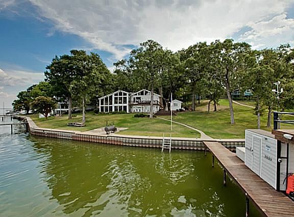 2nd image of 208 Latimer Dr