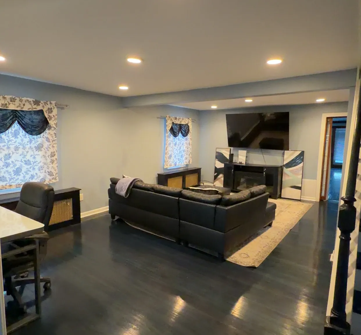 4 bed, 3200 sqft, $8,000 — Photo 2