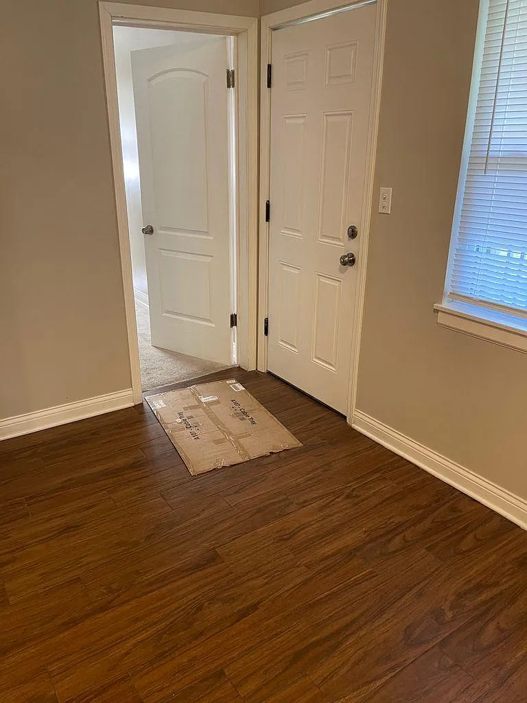 3 bed, 1.5 bath, 1450 sqft, $2,800 — Photo 4