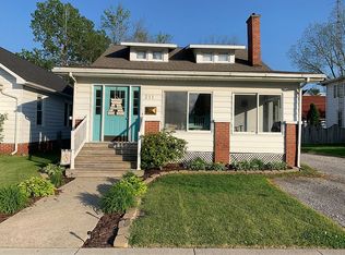 211 W Cherry St, Carmi, IL 62821