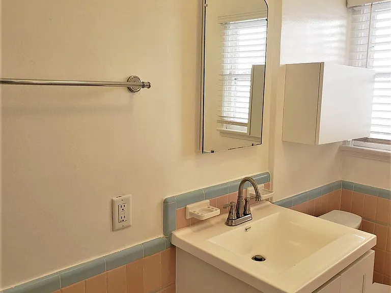 142 S Crescent Dr #A — Photo 22