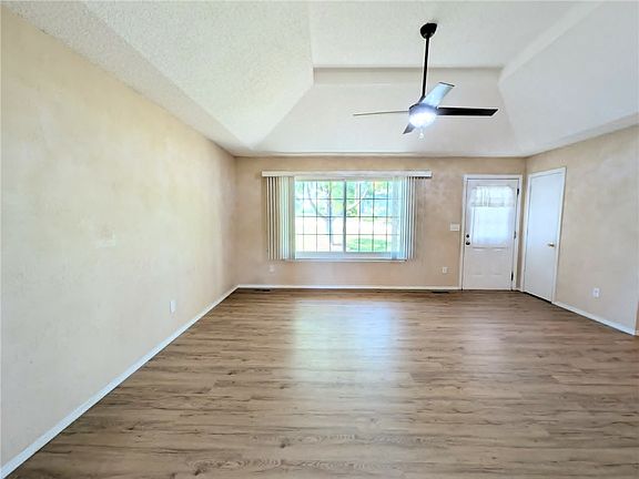 4th image of 1861 Shellie Ln