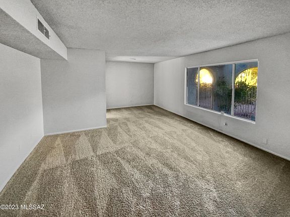 4th image of 2931 W Saint Tropaz Ave
