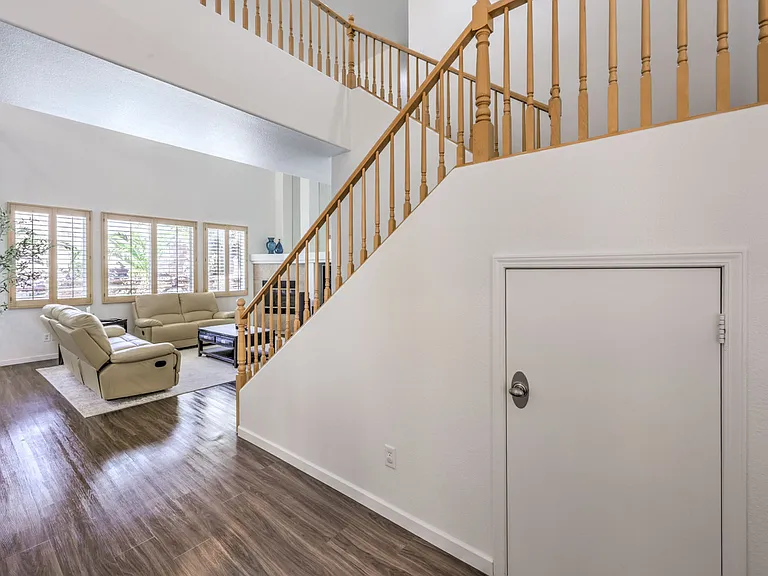 4321 Jordanville St — Photo 5