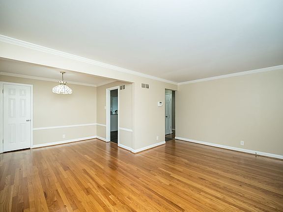 4th image of 9725 Durham Dr