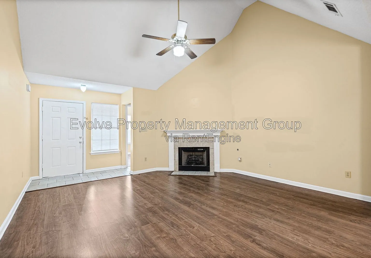 3 bed, 2.0 bath, 1277 sqft, $1,595 — Photo 4