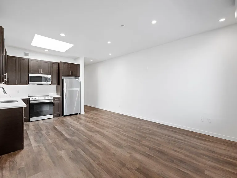 131 S Sherman St — Photo 18
