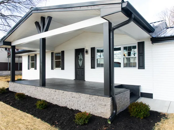 8141 Stonelick Rd, Maysville, KY 41056