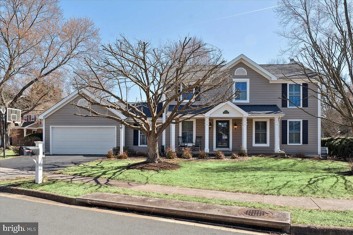 1405 Beauford Ct photo 1