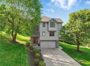 235 Valley Circle Dr, Charleroi, PA 15022