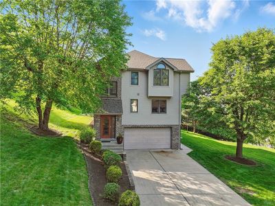 235 Valley Circle Dr, Charleroi, PA, 15022