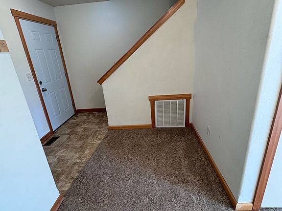 3rd image of 376 Adeline Dr