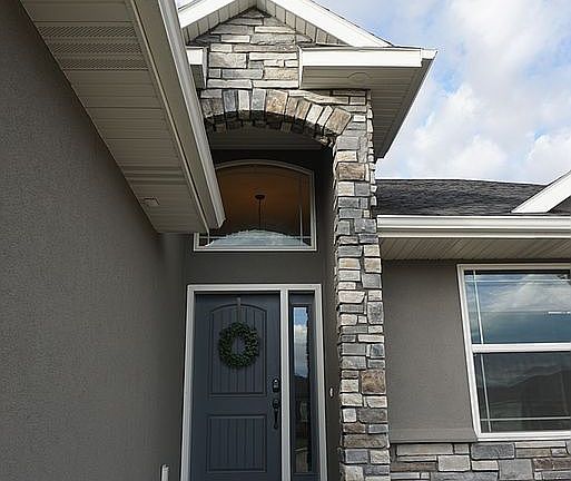 2nd image of 3901 Golden Ln