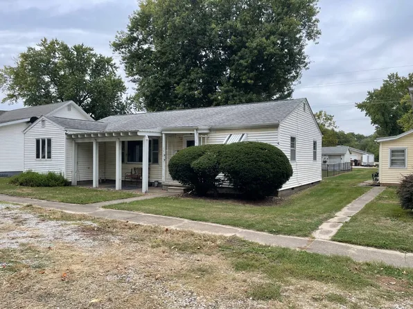 333 N Macon St, Moweaqua, IL 62550