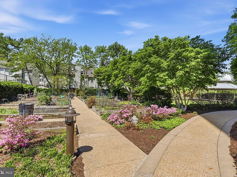 5300 Holmes Run Pkwy #607 — Photo 29