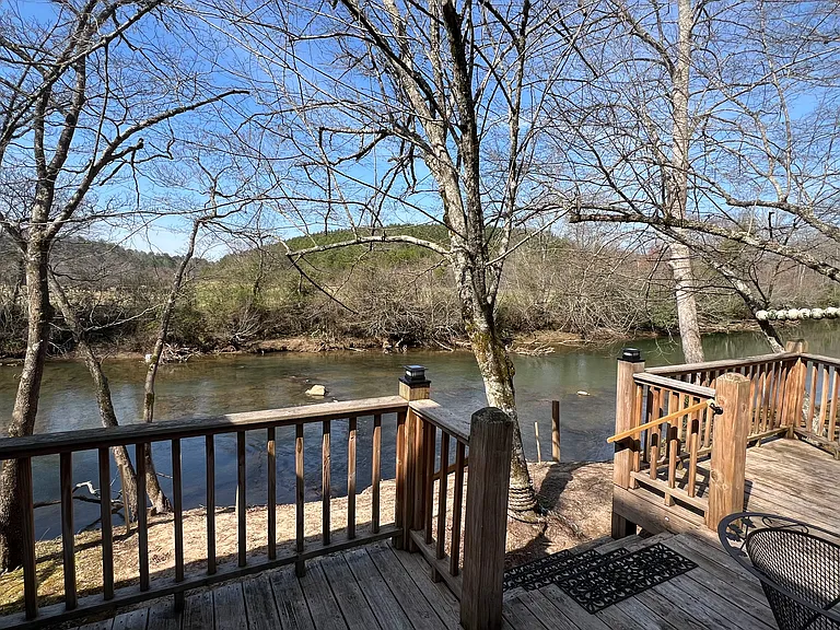 544 Cobb Cir — Photo 1