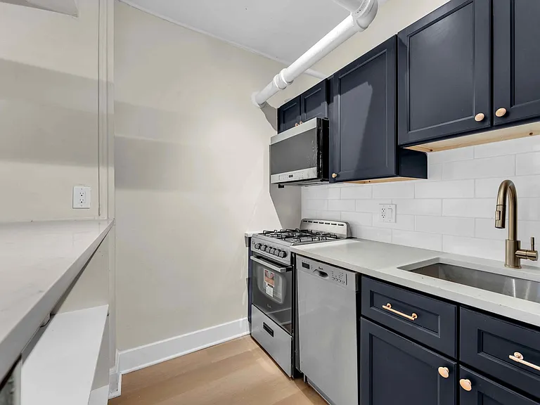 The Woodrow at 300 E 30th Street — Photo 4