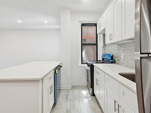 5th image of 30-06 29th St #6N