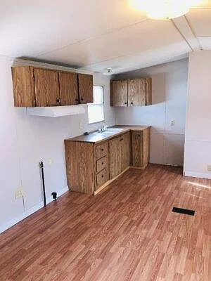 22807 Alden Ave APT D photo 1