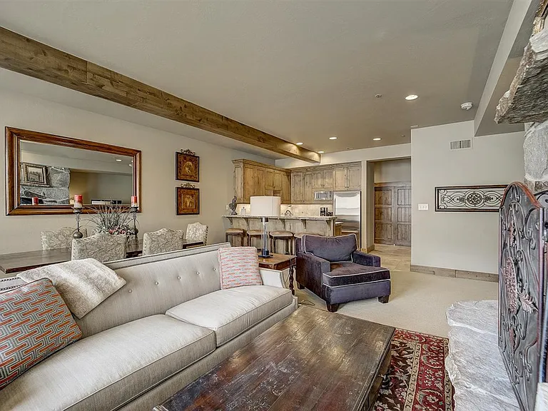 7580 Royal St E #21 — Photo 5