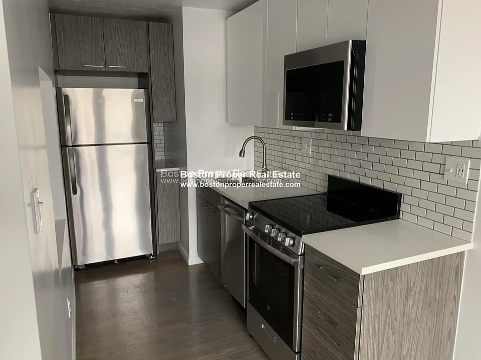 19 Peterborough St #17