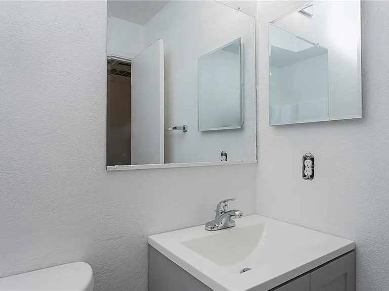 5684 Campus Dr — Photo 10