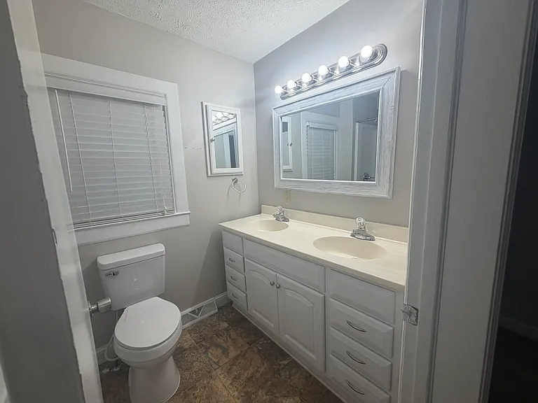 801 Lawsonville Ave — Photo 10
