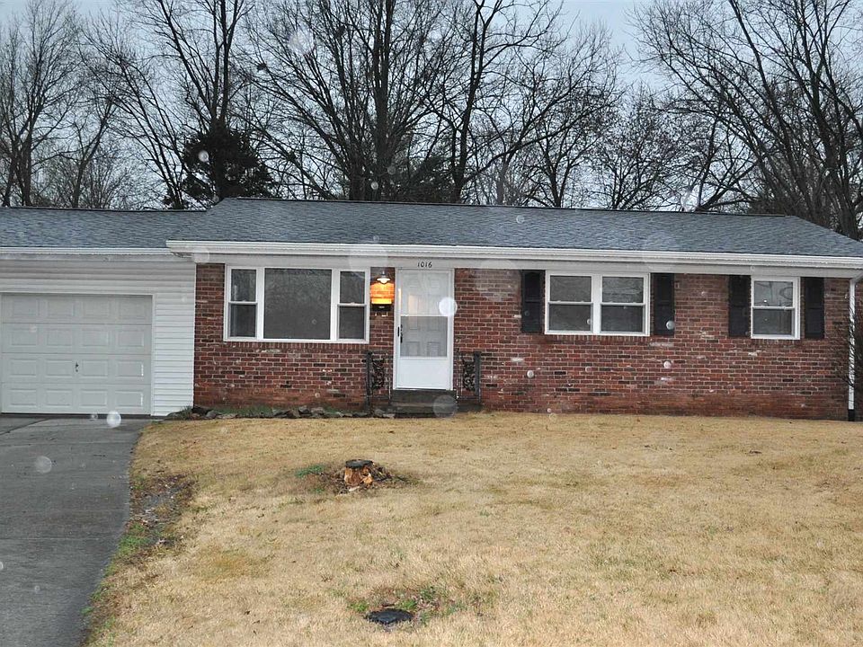 1st image of 1016 N Fairlawn West Cir