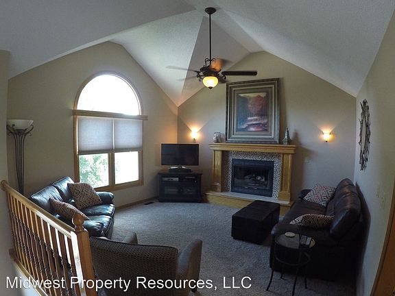 3rd image of 2549 NE Dale Hunter Ln