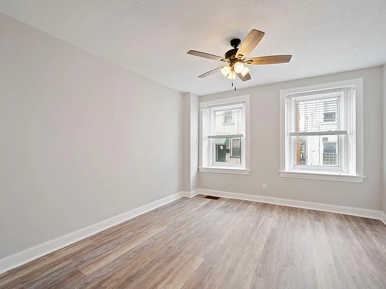 4523 Baker St — Photo 8