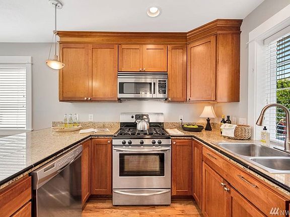 3rd image of 3219A 21st Ave W
