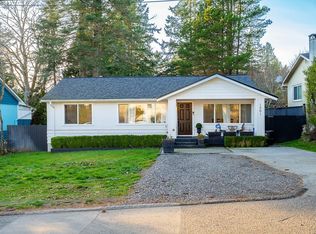 1561 Chestnut St, White Rock, BC