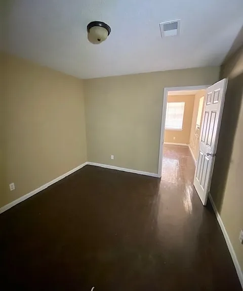 2117 Hunter Ave — Photo 3