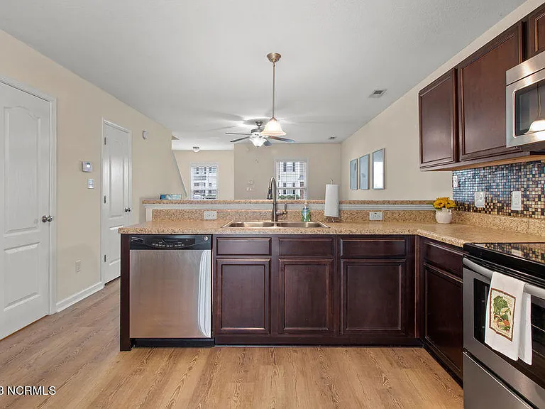 131 Glen Cannon Dr — Photo 11