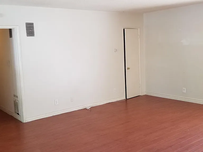 5763 Laurel Canyon Blvd — Photo 5