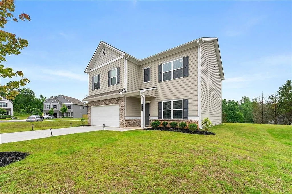 4 bed, 2.5 bath, 2404 sqft, $2,800 — Photo 3