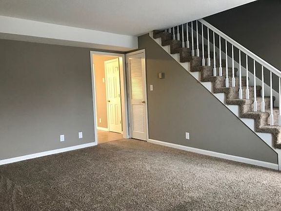2nd image of 520 Hietts Ln APT B