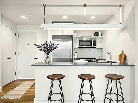 3rd image of 595 Baltic St #1H