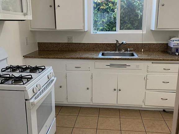 microwave will be stainless steel.