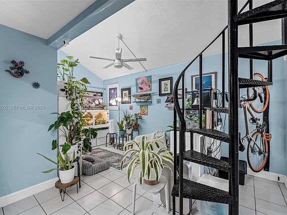 4th image of 525 NW 100th Ct #525