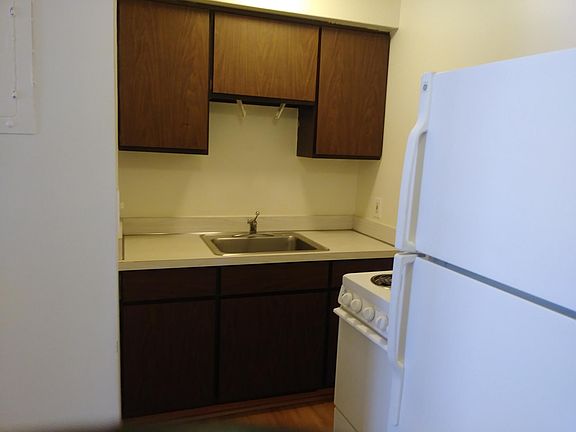 3rd image of 3295 Coolidge Hwy APT 10
