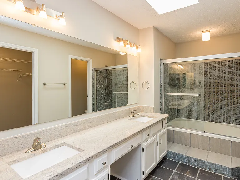 6085 Tara Hill Dr — Photo 25