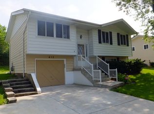 413 Desmond Dr, Schaumburg, IL 60193