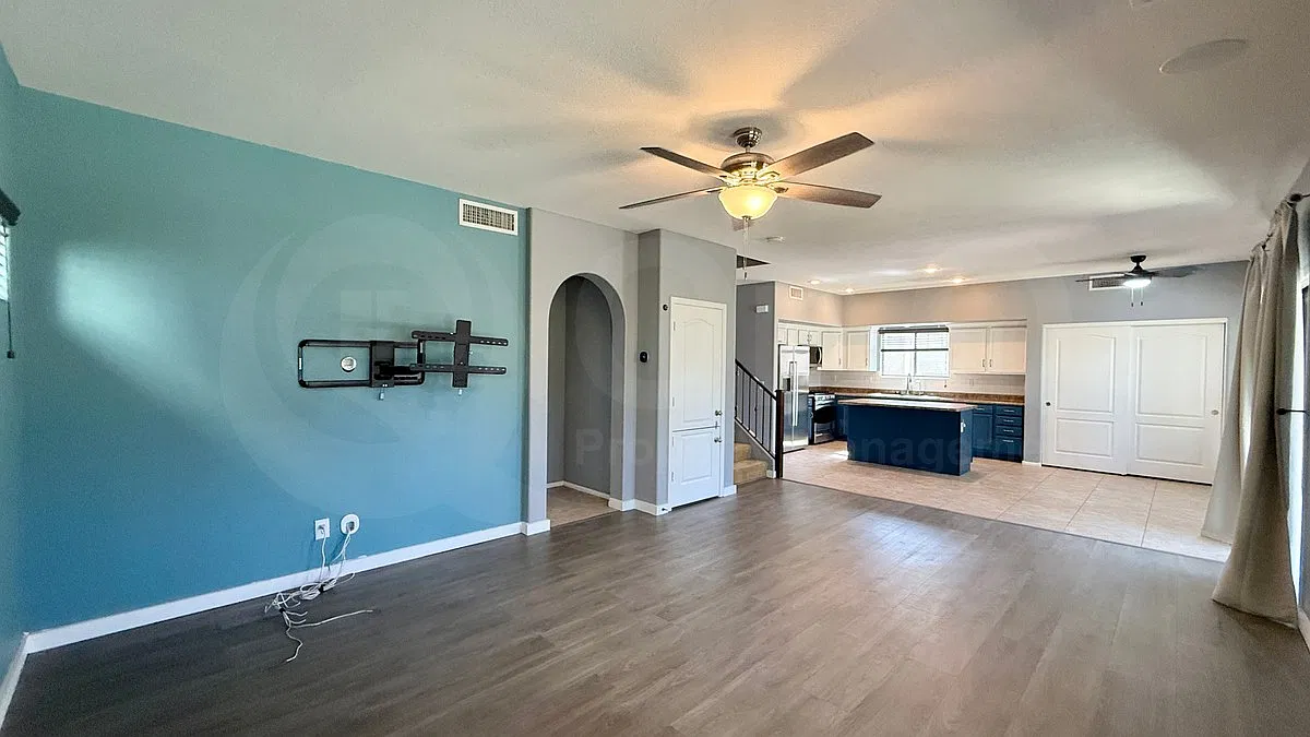 4 bed, 2.5 bath, 2257 sqft, $2,850 — Photo 4