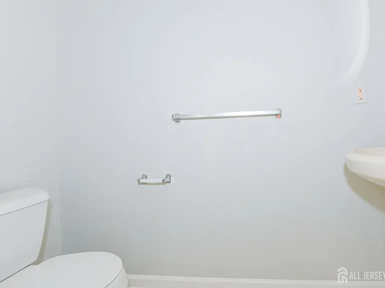 34 Forest Dr — Photo 12