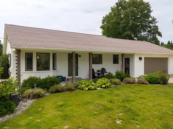 7738 3rd St, Mattawan, MI 49071