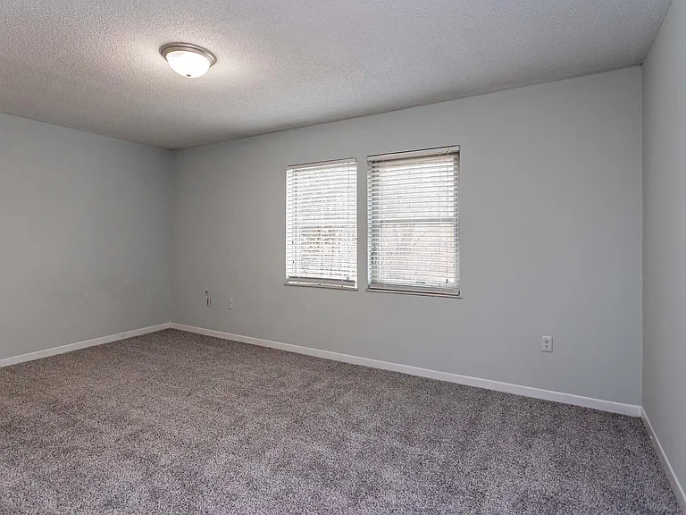 SPACIOUS BEDROOM