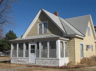 208 B St, Claflin, KS 67525