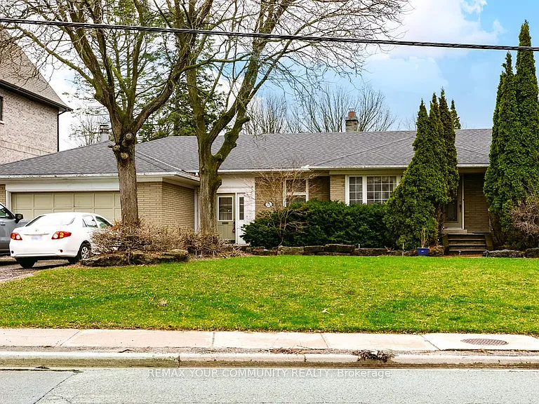 27 Denham Dr #LOWER — Photo 1