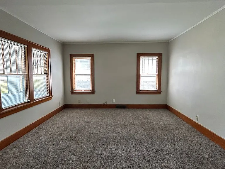 3516 N 47th Ave — Photo 6
